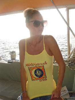 L models our crew shirt (thanks Karen!)